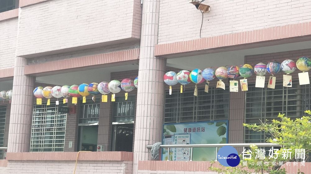 2019台灣燈會在屏東　創意花燈掛滿校園增添藝文色彩