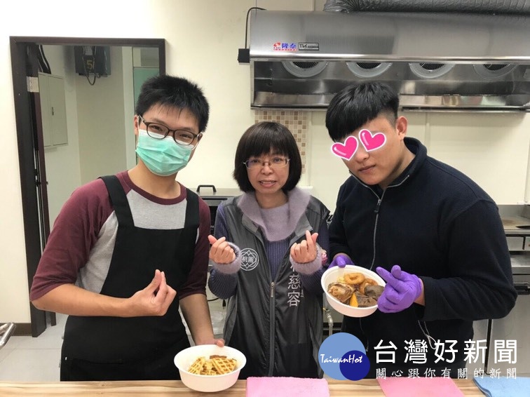 社會局表示,透過公、私部門協力推動弱勢少年培力就業實驗計畫,培育他們未來穩定就業的能力。