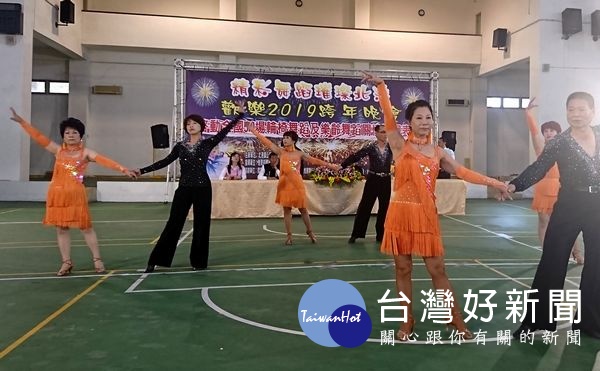 「精彩舞蹈、璀璨北港-歡樂跨年晚會」將於31日晚上7點,在北港體育館登場,邀請鄉親闔家蒞臨,用最溫暖的心歡喜迎接嶄新的一年。(記者陳昭宗拍攝)