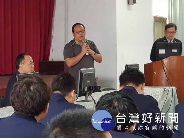 防治非洲豬瘟總動員,北港警分局特辦理強化防疫宣導及作業講習,先期完成防疫分工協調,健全警務人員正確防疫觀念。(記者陳昭宗拍攝)