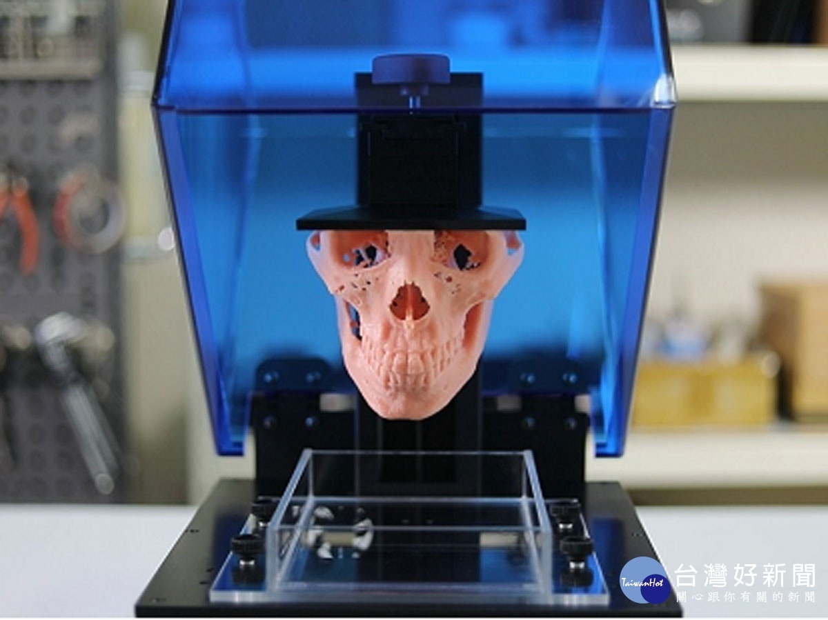 3D列印機的領導品牌「三益海棠OMaker」，秉持專業的服務，提供硬體設備協助醫師診斷與治療。