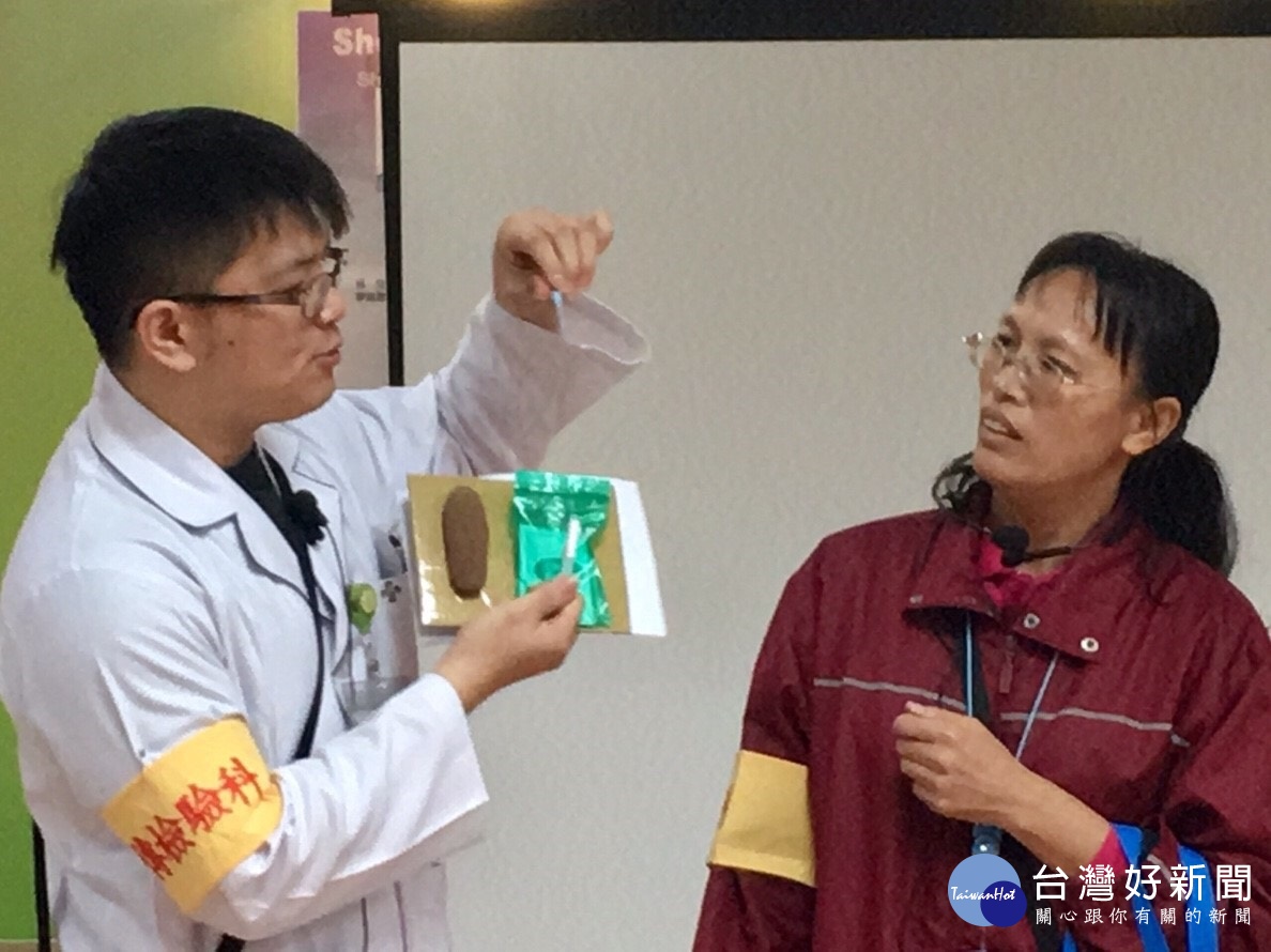 彰化秀傳醫院醫檢師們,以輕鬆活潑的話劇,宣導醫檢的重要。圖/彰化秀傳醫院提供