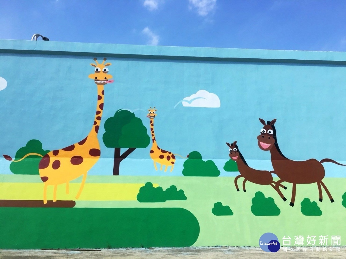 在河濱公園側的堤壁，以「動物園」為主題（圖／台北市水利處提供）