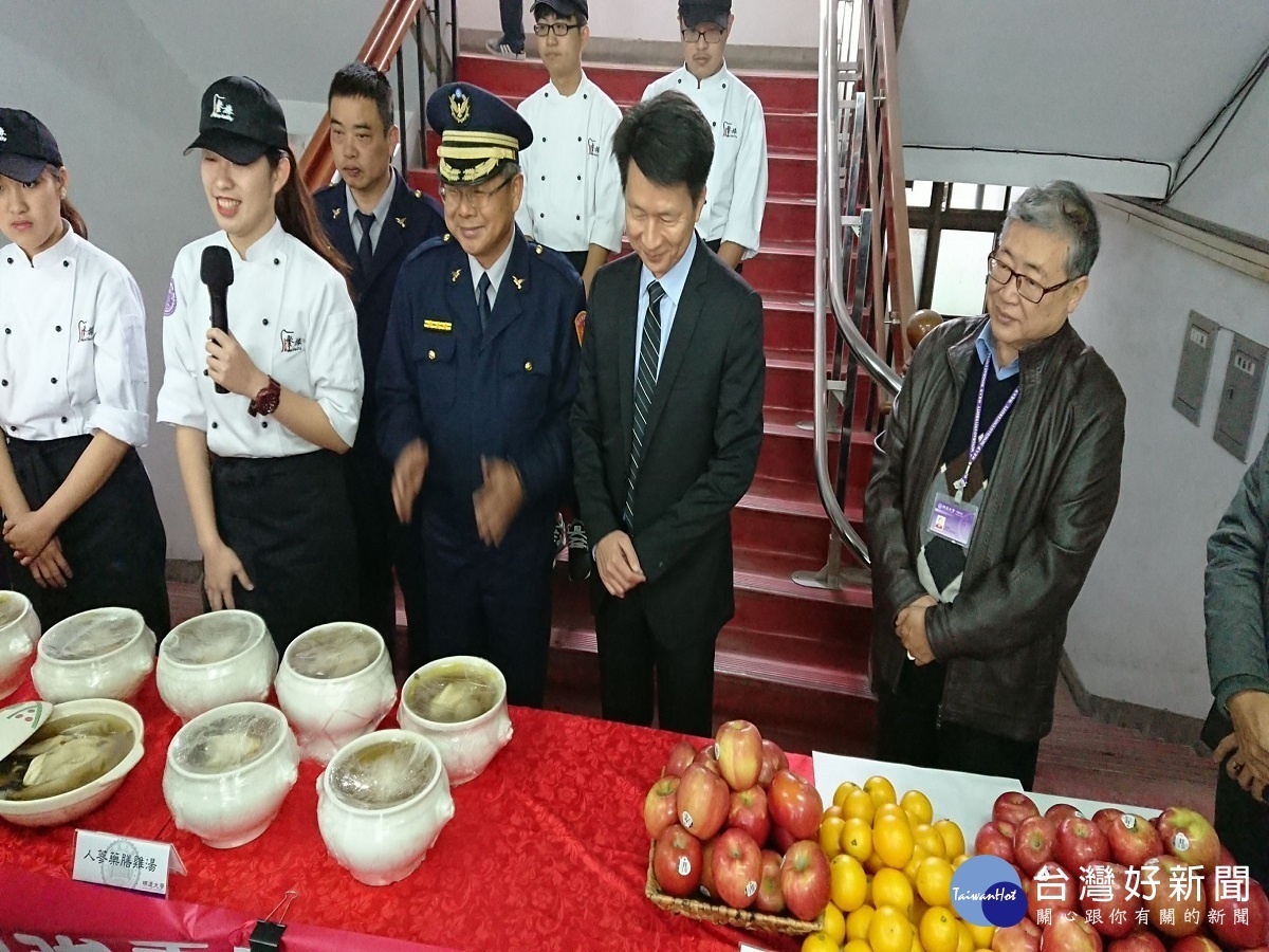 感謝警察維安辛勞 明道餐旅生秀藝宴請波麗士