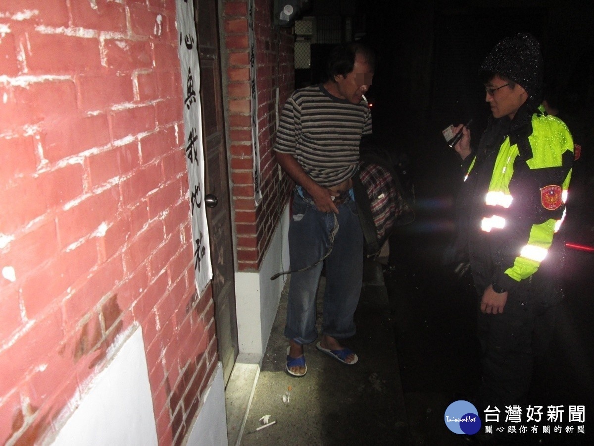 彰化縣警方夜間巡邏勤務盤查自小客車查獲持毒品案。