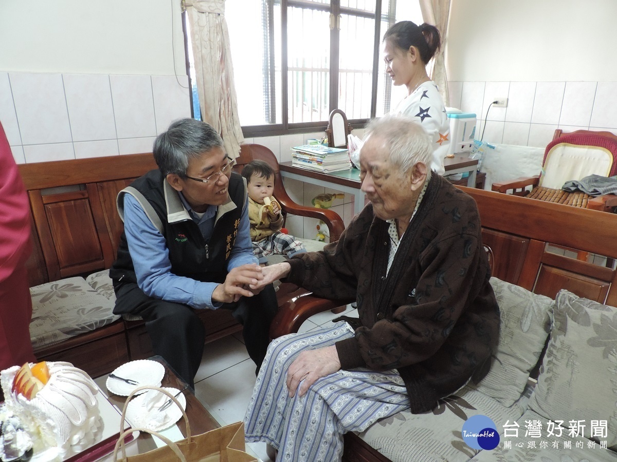 歡慶榮民百歲壽辰 榮服處長感謝國家不忘老兵