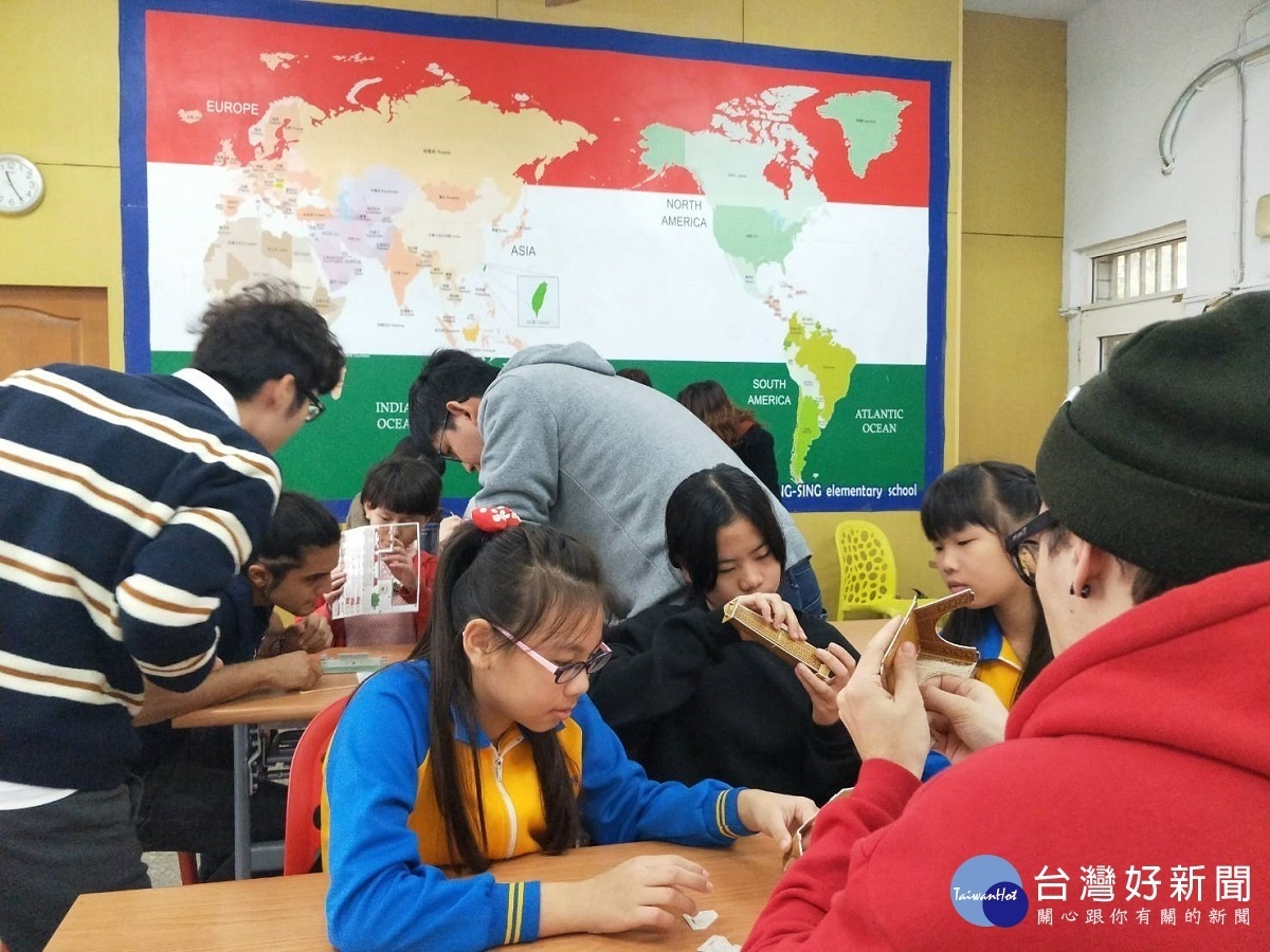 解決偏鄉英語學習落差 廣興國小邀外籍教師實作英語表達
