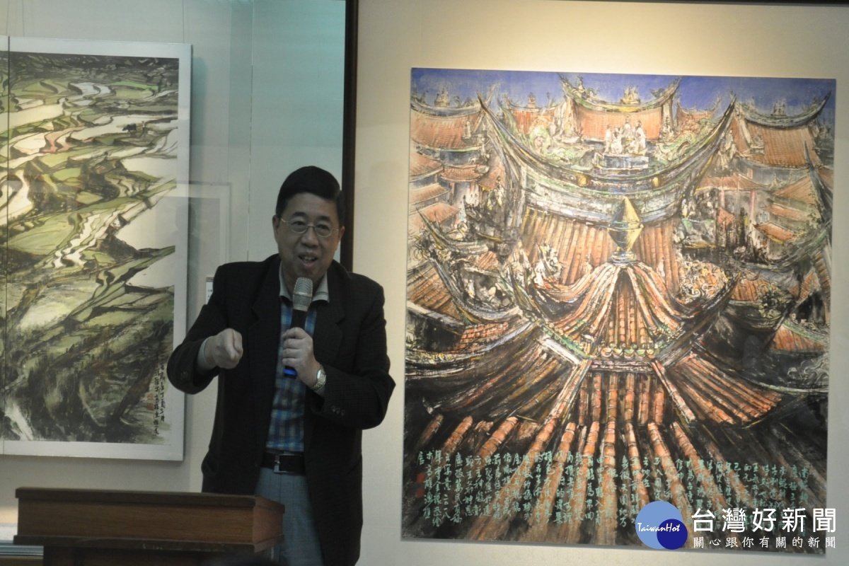 侯博明董事長稱許南鯤鯓代天府舉辦藝文展。