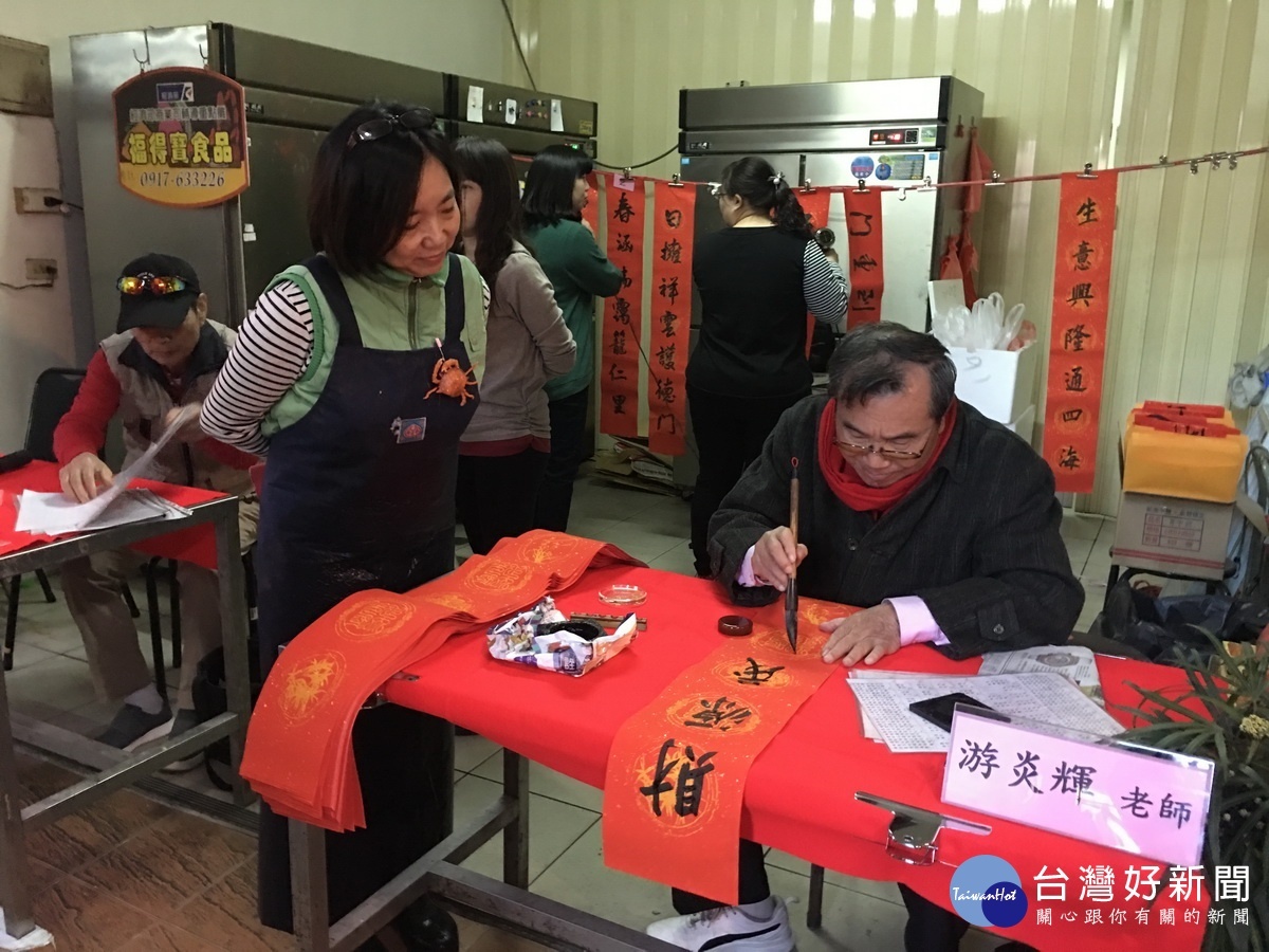市場辦活動刺激買氣。(記者扶小萍攝)