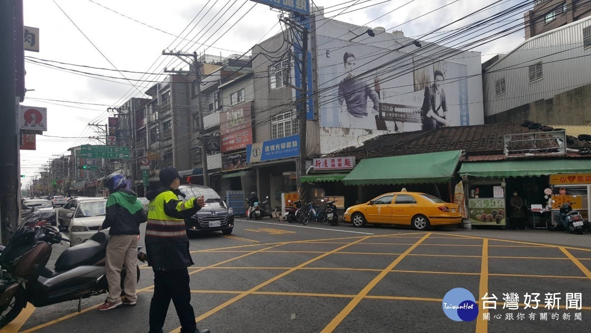 楊梅分局在此呼籲用路人，為節省行車時間及避免影響楊梅市道路交通順暢，建議行駛替代道路