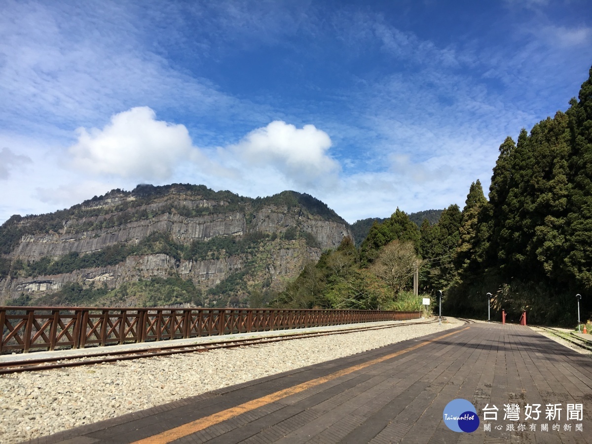 塔山美景（圖／阿里山林鐵及文資處提供）