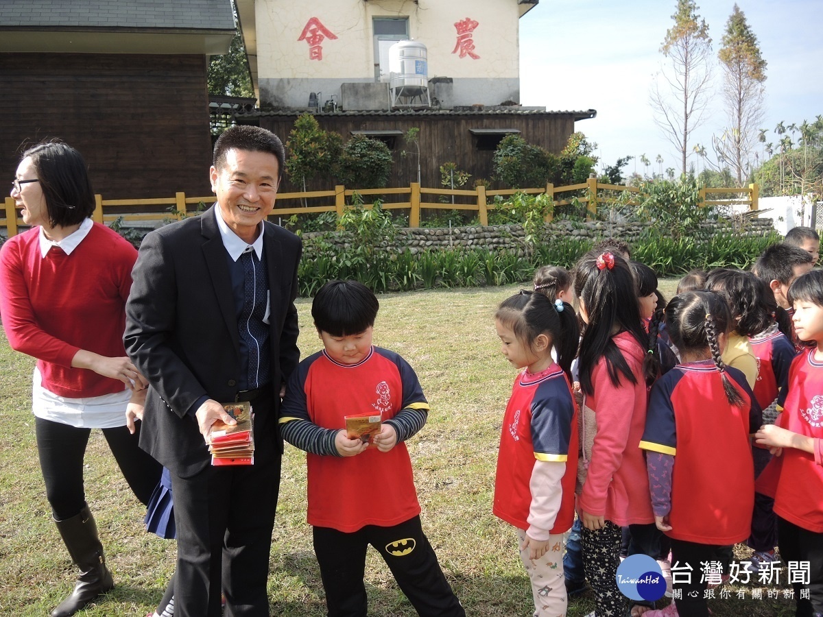 過個不一樣農民節 二水鄉農會表揚模範農民兼做公益