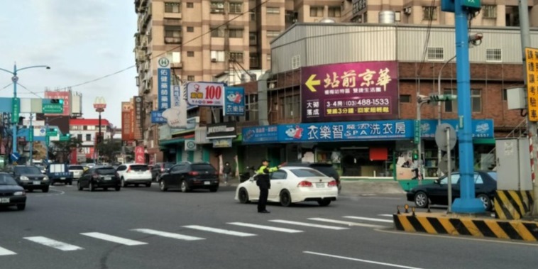 劉邦誠表示,提醒各位市民出門前,可事先利用手機APP「桃園輕鬆GO、高速公路1968」等查詢道路狀況,提早出門,避開易壅塞路段。