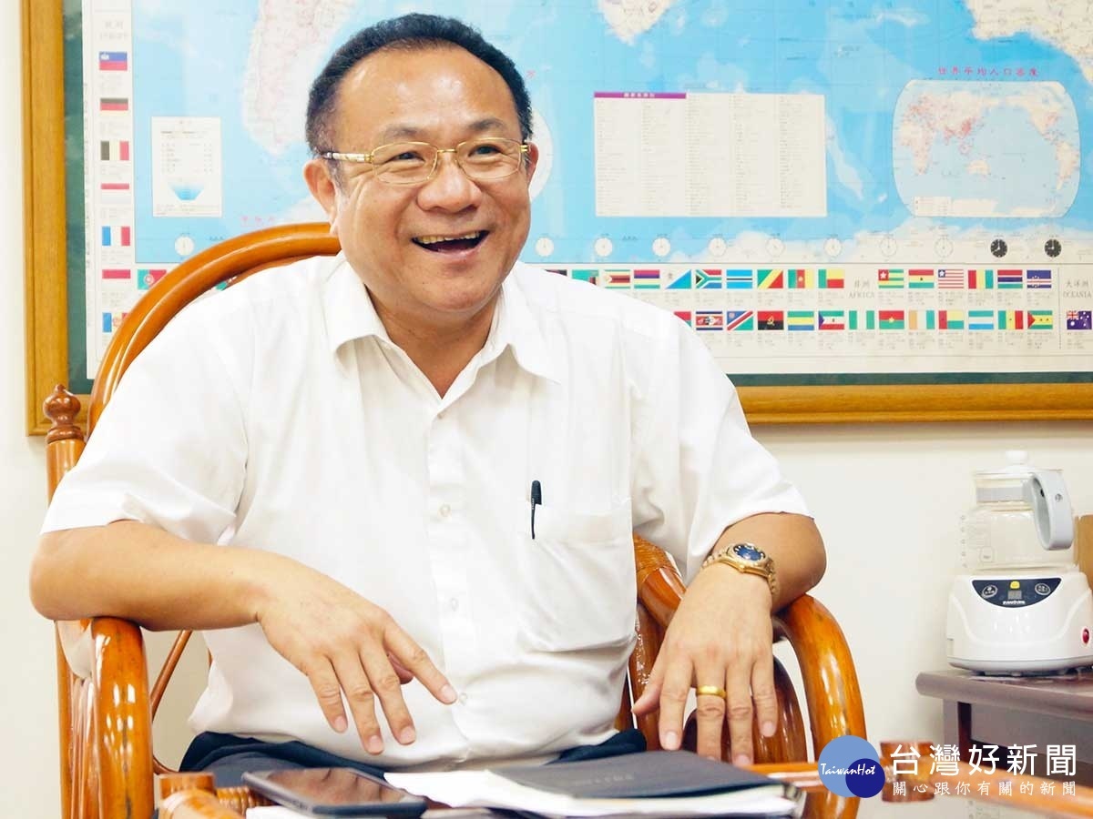 郭國輝希望從自己幫助年輕人創業開始,為改善中小企業工廠的困境盡一份心力。