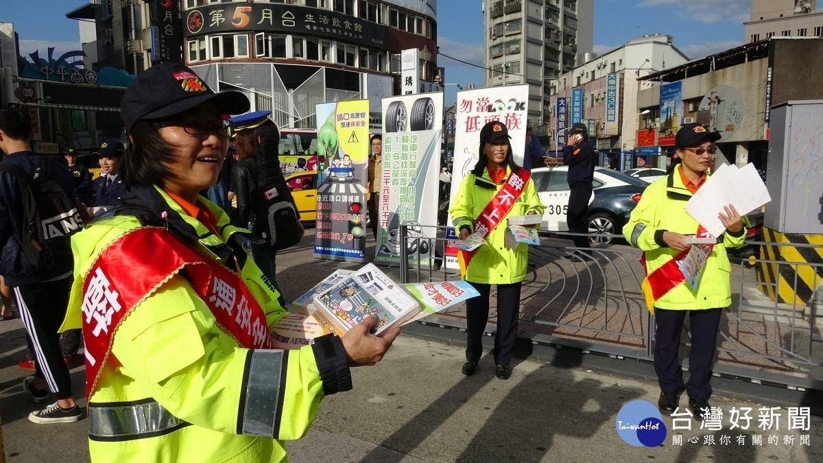 治安工作不打烊，中壢分局春安工作宣導。