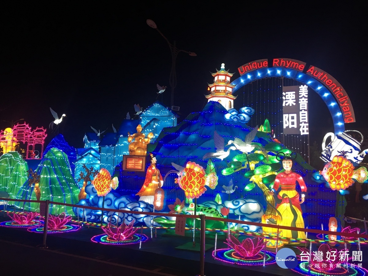 來自溧陽的花燈相當精緻。(記者扶小萍攝)