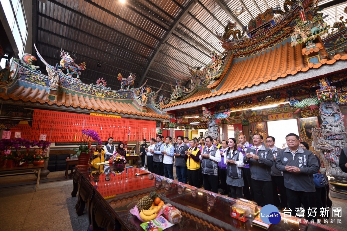 市長於鎮安宮參香祈福