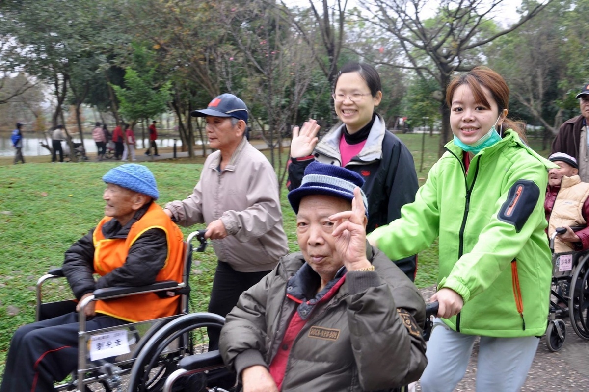 諸事如意迎新年 桃園榮家走春去