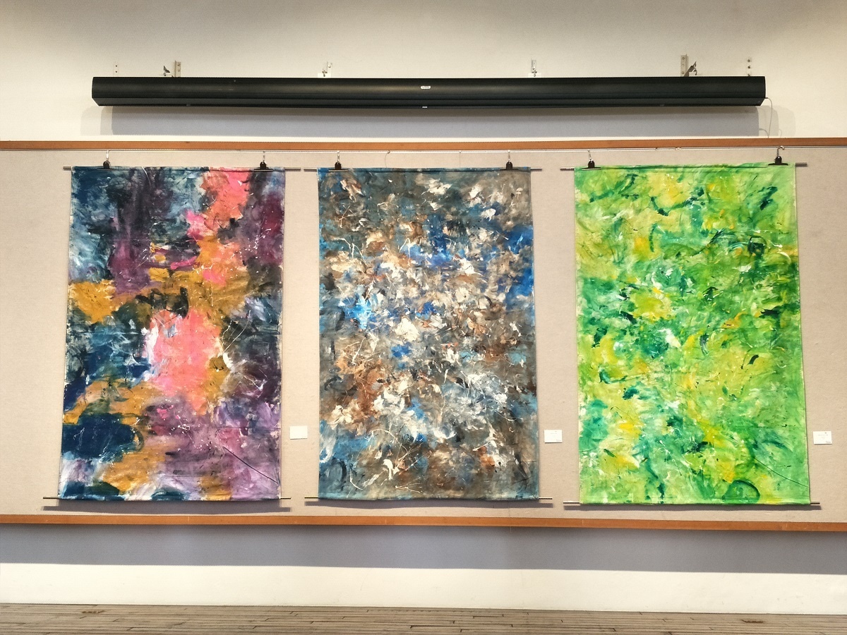 一個有概念有思維的抽象藝術 紀向的「意念抽象」藝術創作展。圖/記者鄧富珍攝