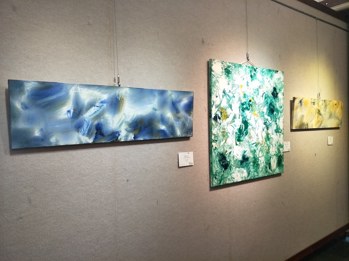一個有概念有思維的抽象藝術 紀向的「意念抽象」藝術創作展。圖/記者鄧富珍攝