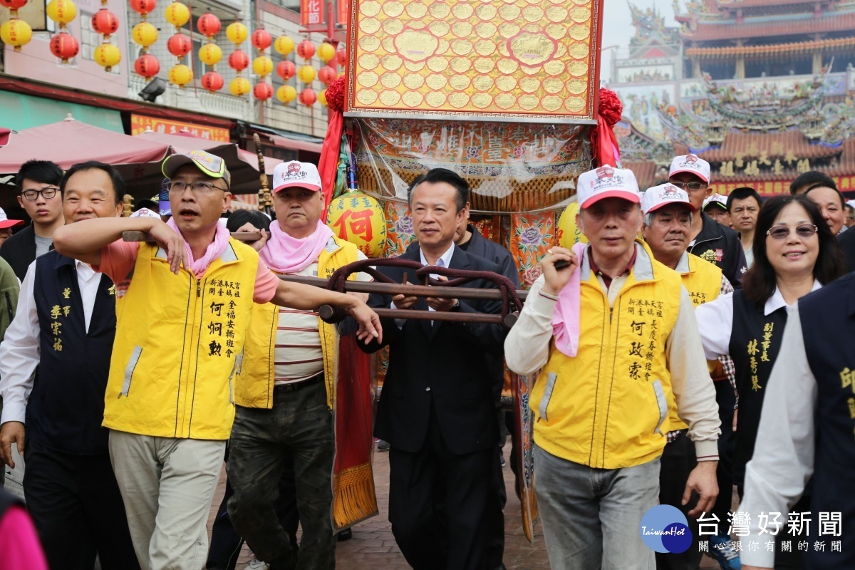 新港奉天宮媽祖元宵遶境起駕　沿途信眾設案膜拜 台灣好新聞 第2張