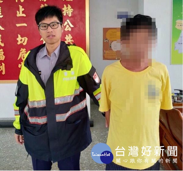 男子夜間飲酒後開車，行車明顯不穩定，警方巡邏發現攔查，男子一度拒測逃跑，最後仍被制伏，酒測值超標依公共危險罪移送。（記者陳昭宗拍攝）