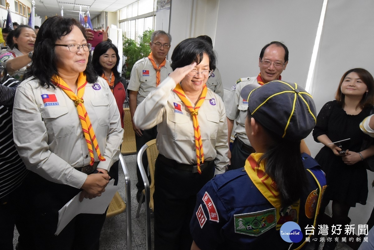 三五童軍節慶祝大會，縣長王惠美進入童軍大家族。圖／記者鄧富珍攝