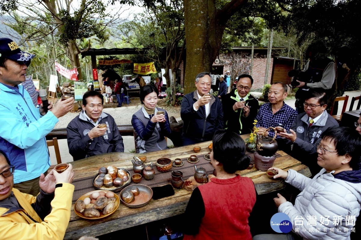 茶席音樂會在和窯文化園區熱鬧展開，邀請大家共下來食茶、聽音樂，體驗客庄之美
