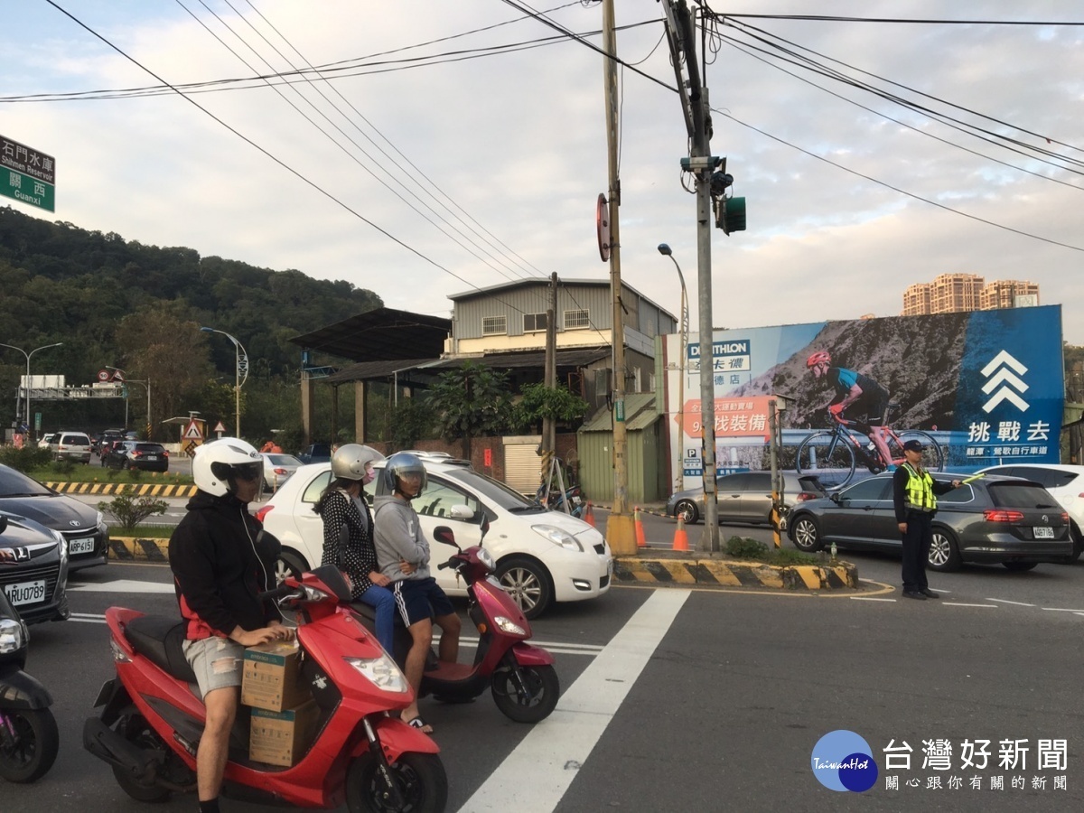 因應二二八四天假期，大溪警方二十四日特別規劃交通疏運措施因應。