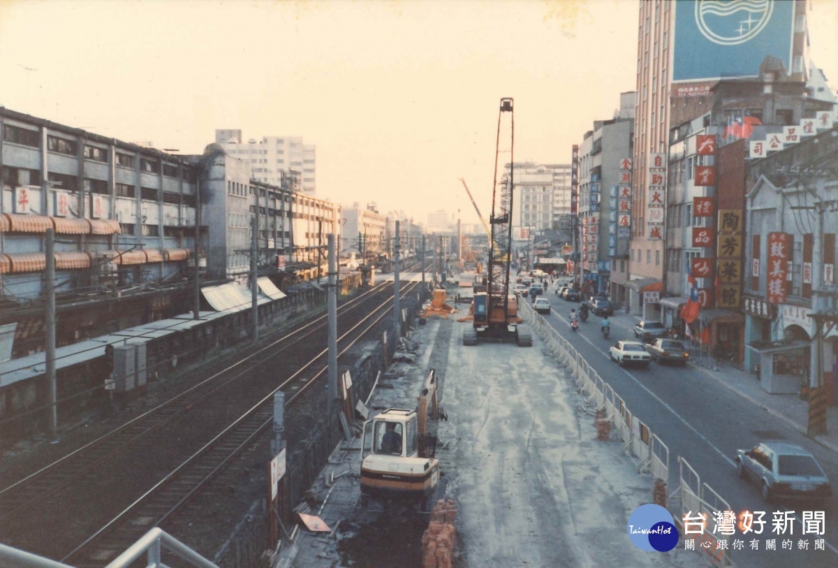 臺北鐵路全面地下化前的鐵道風情。