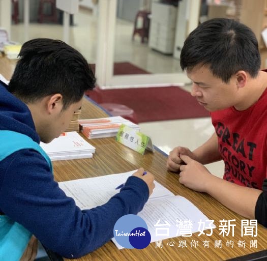 只要民眾自提服務計畫,入選者除享有免抽籤入住外,還能優先於一般戶抽籤前選屋。