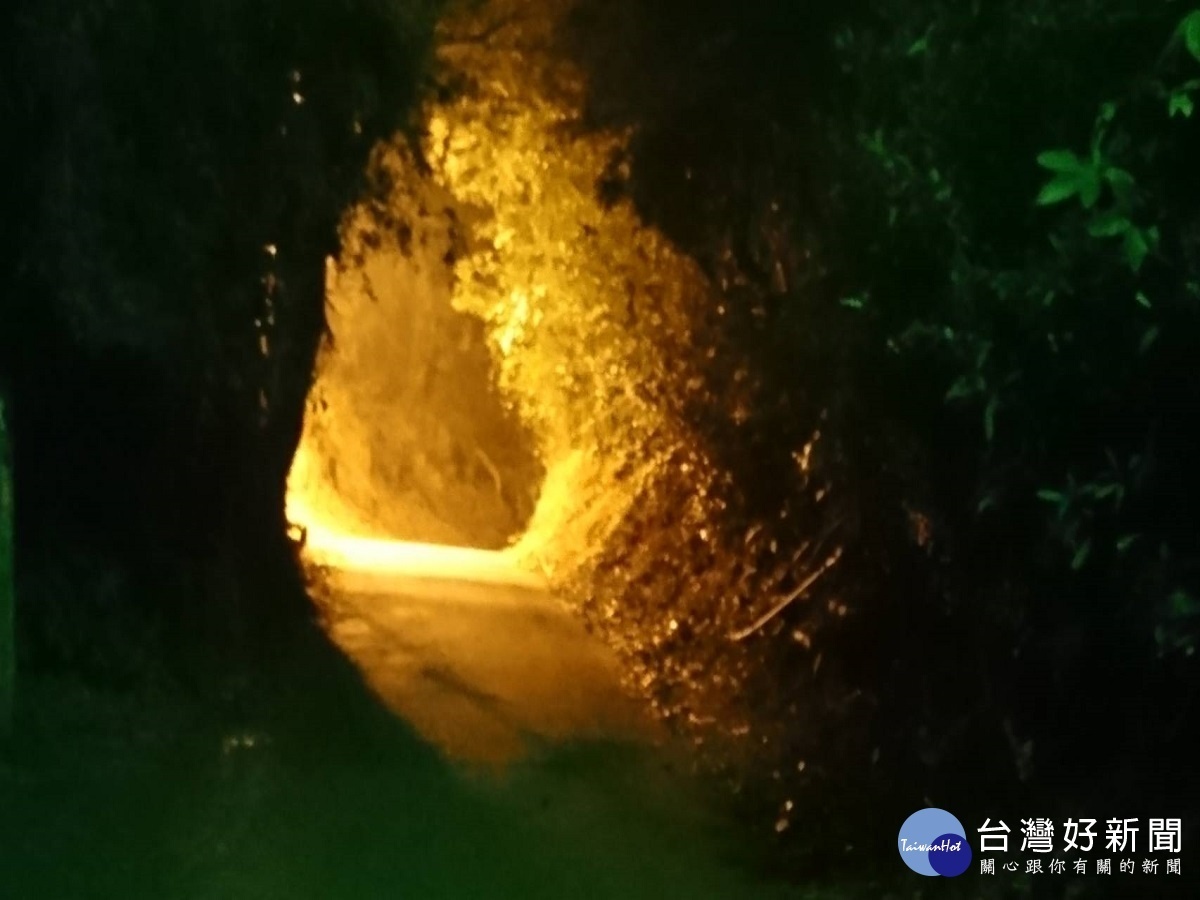 彰化市天然美景秘境 「時光隧道」帶你勇闖「火燄洞」