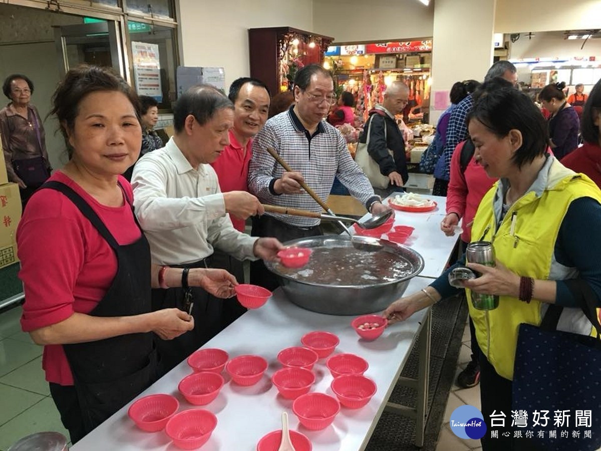 慶祝土地公誕辰　新北市場發放湯圓呷平安、賺大錢　 台灣好新聞 第1張