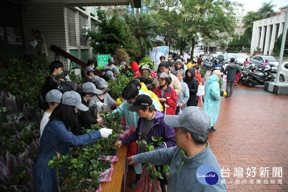 新竹林管處辦贈苗活動　民眾熱情參與 台灣好新聞 第2張