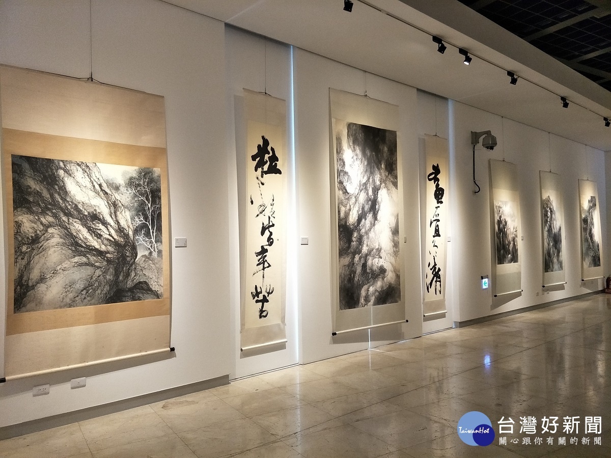 謝忠恆老師創作展「忠於初現」。圖/記者鄧富珍攝