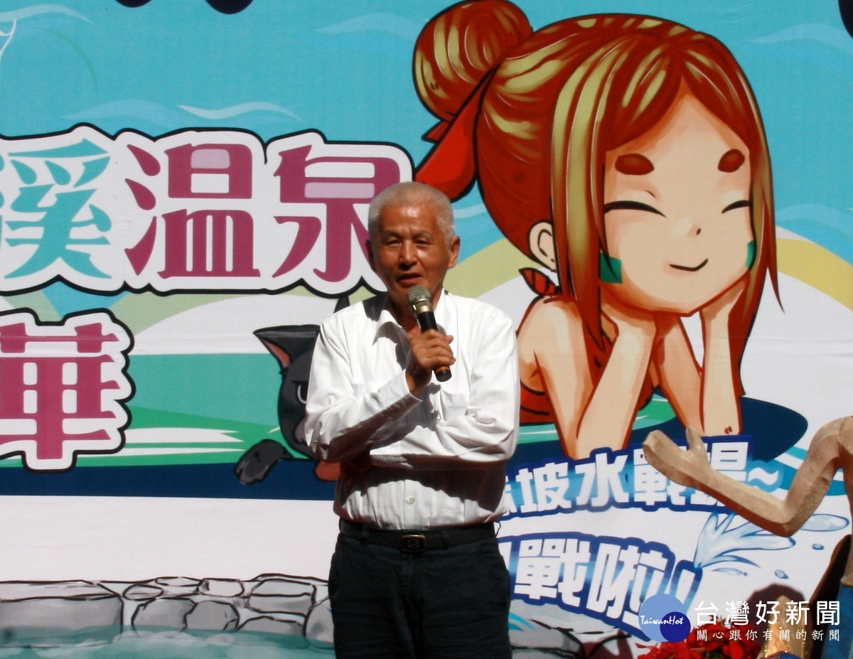 王源鍾常代表縣府參與各地觀光活動。(記者扶小萍攝)