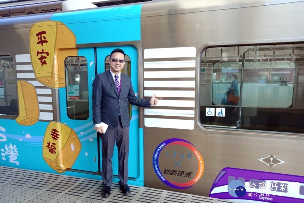 彩繪列車中的台灣文化車廂以特殊的民間信仰,太子爺、神轎、天燈做為代表。