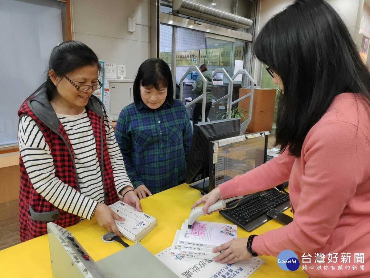 南投縣圖書館借閱踴躍。