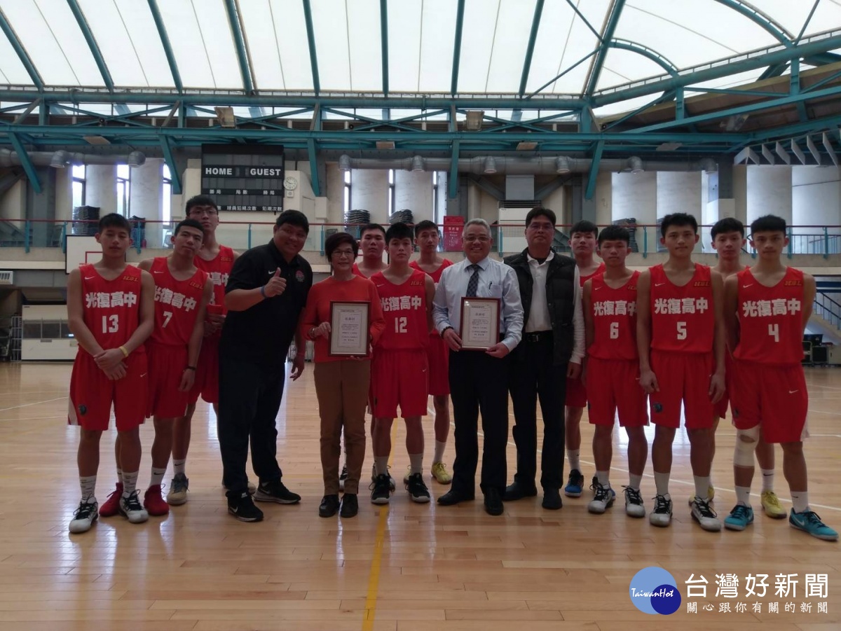 竹市籃球委員會慰問光復籃猿　期許球員再創新紀錄 台灣好新聞 第2張