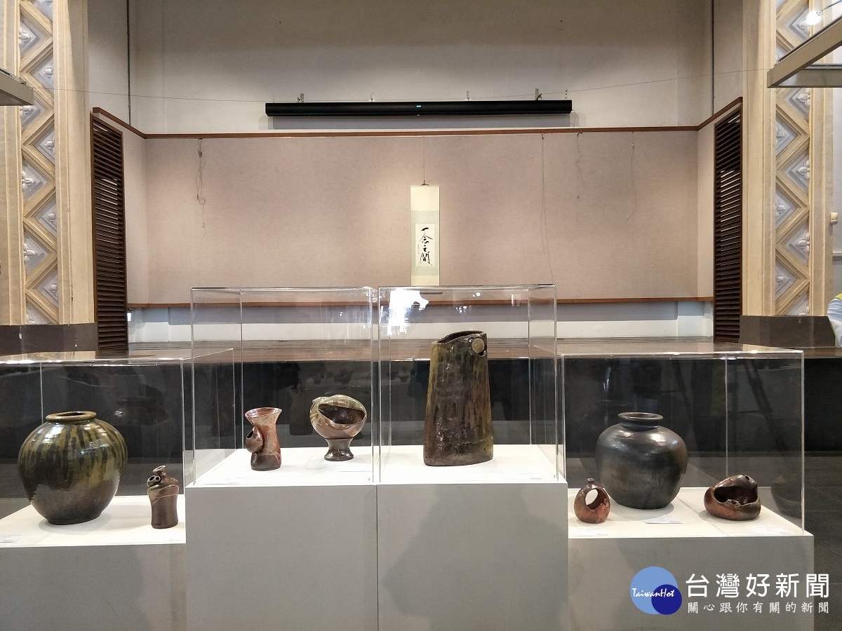 「一念之間」張永宗柴燒創作展。圖/記者鄧富珍攝