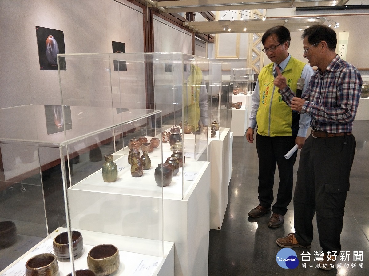 「一念之間」張永宗柴燒創作展。圖/記者鄧富珍攝