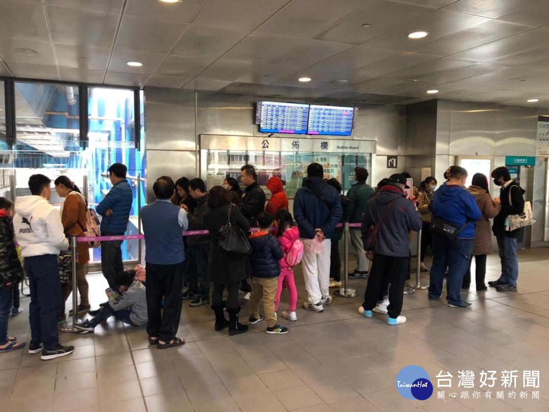 桃園捷運公司感謝旅客支持,舉辦兩階段回饋活動,桃捷元氣手冊集章,首波贈品兌畢。