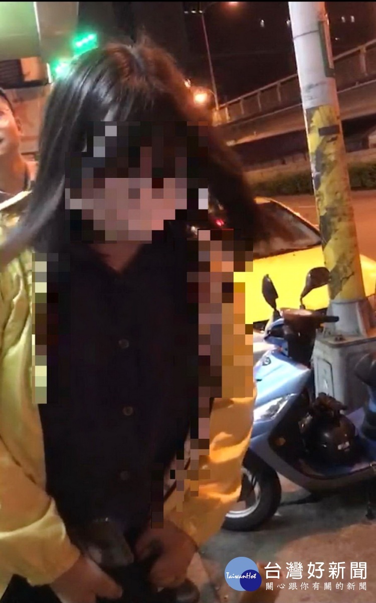 13歲國中李姓少女在沒有告知父母的情形下獨自趷上追星,被警方攔送回。