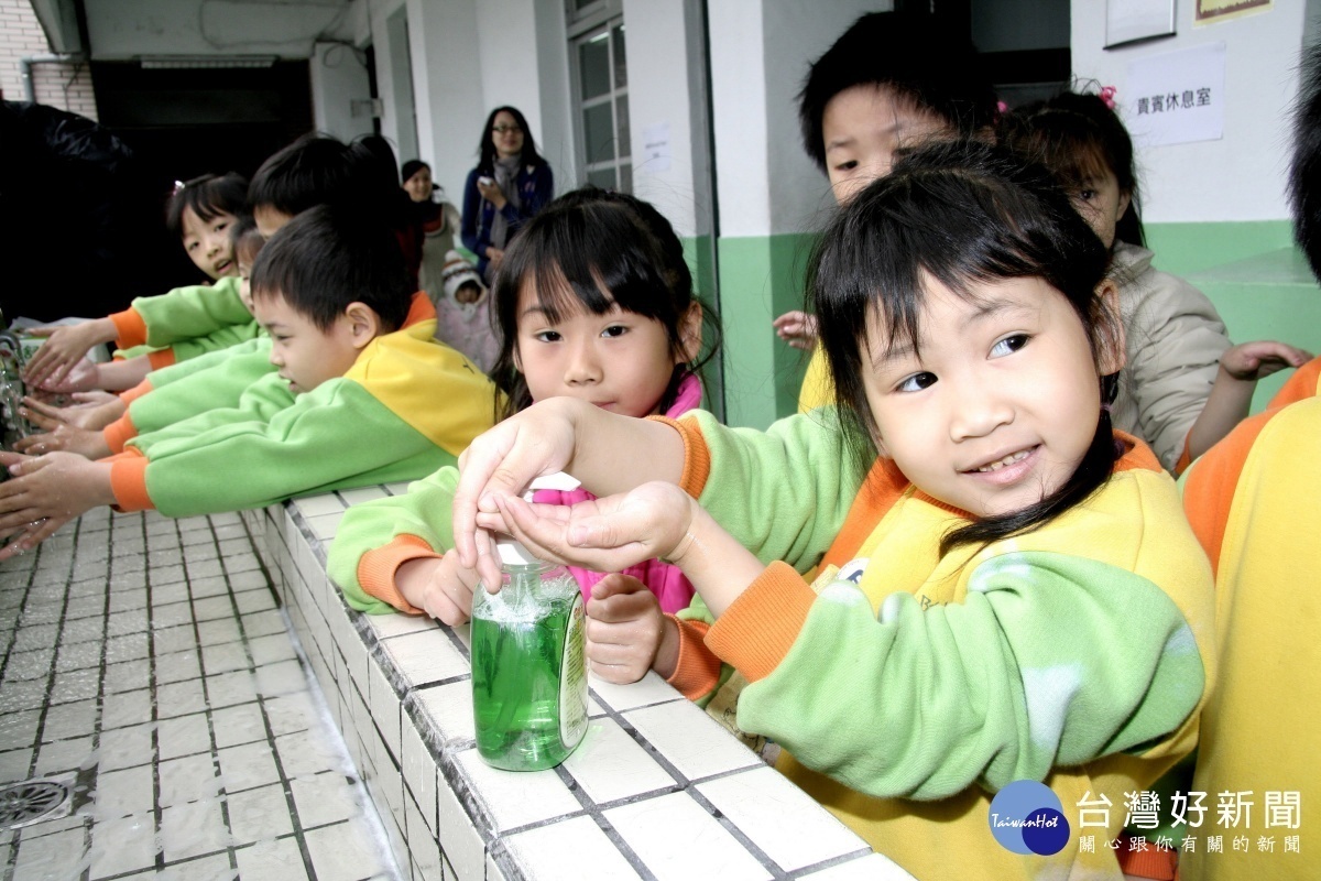 遠離腸病毒威脅　洗手五步驟「濕、搓、沖、捧、擦」 台灣好新聞 第1張