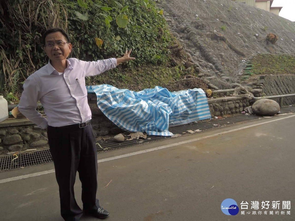 陳清龍議員到場了解
