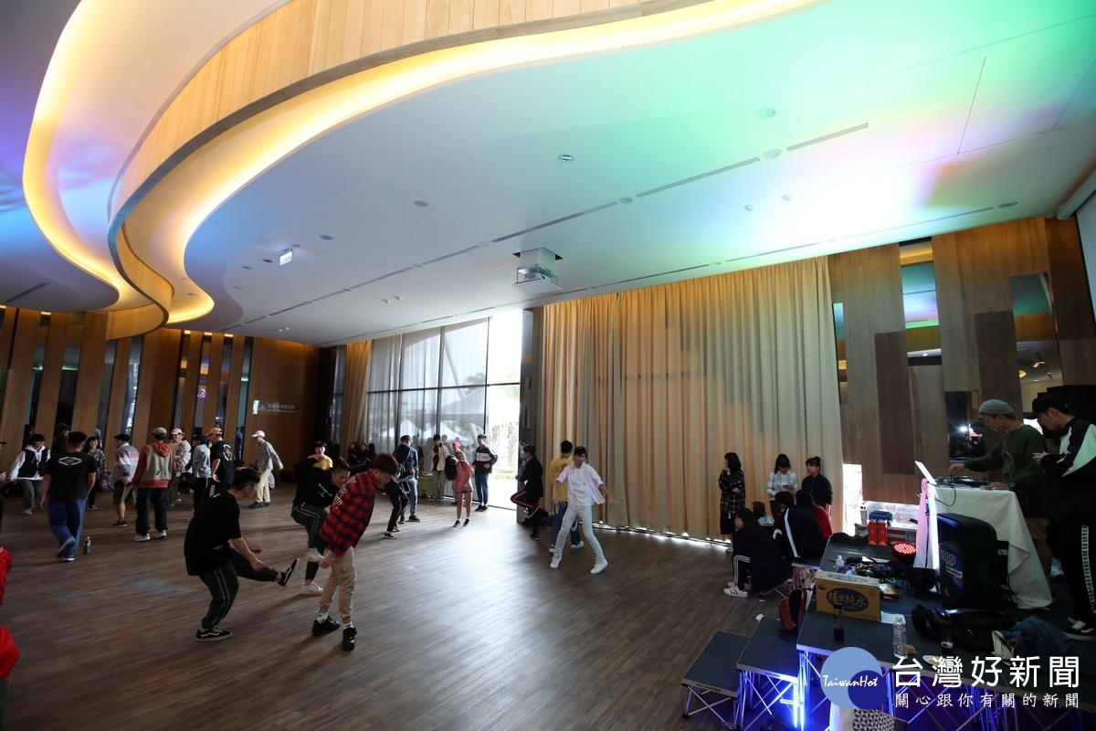 「興光堡壘青年創藝聚落」內部可以提供青年朋友多元使用。