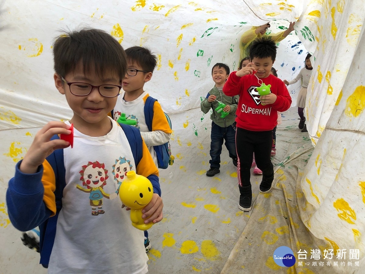 新北童樂節開跑   全台最大風箏隧道等你來玩 台灣好新聞 第1張