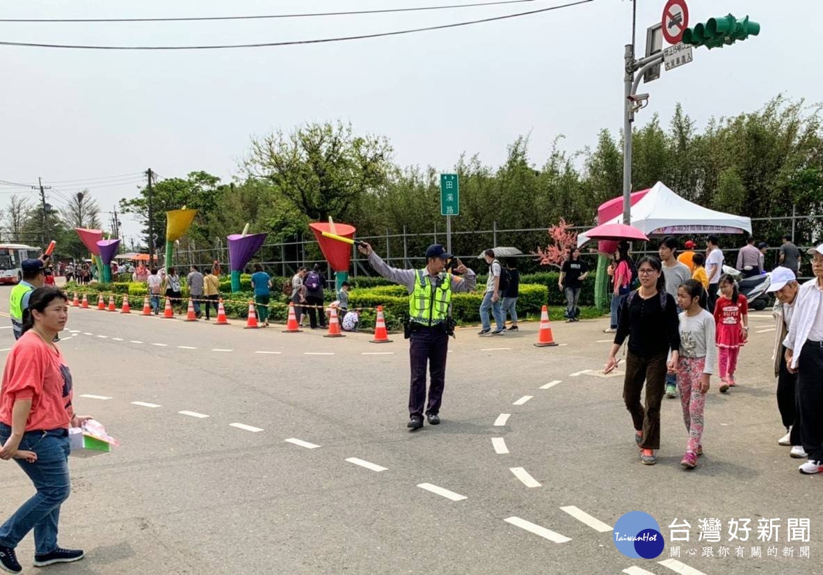 大園警方表示,展區內如有發生任何狀況,民眾均可向會場內的機動派出所或巡邏員警請求協助。