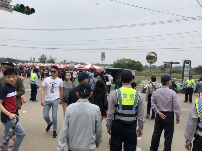 彩色海芋季人潮擁入，桃市府於問題發生即立即解決並追加各項需求，整個活動仍順利圓滿。