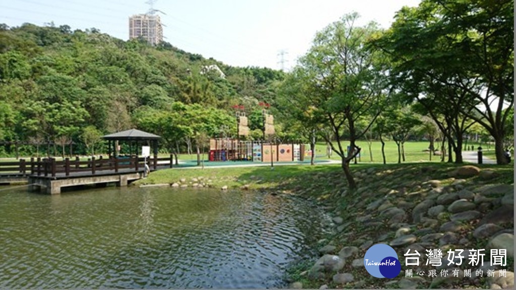 大溪河濱公園所興設的共融式遊具完成,即日起開放使用。